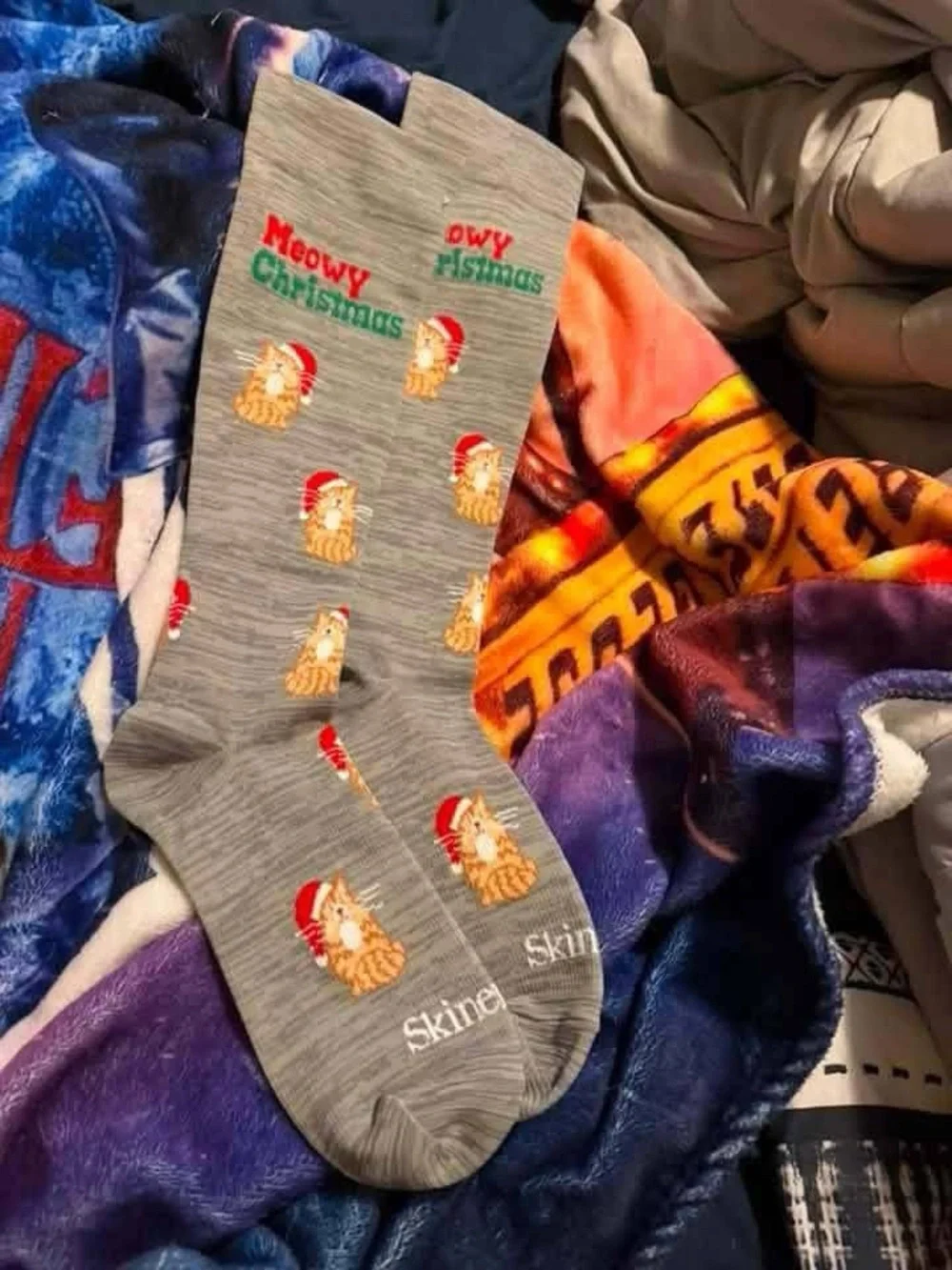 Gray 'Meowy Christmas' Cat Crew Socks